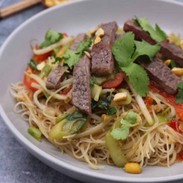 Chilli Beef and Vegetable Rice Noodles with Peanuts, Chilli Beef and Vegetable Rice Noodles with Peanuts