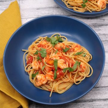 Spaghetti with Prawns, Tomatoes, Garlic and Chilli