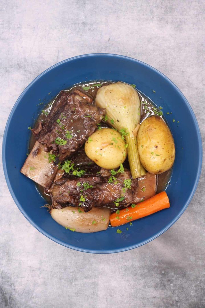 Short Ribs of Beef Braised in Red Wine - Felly Bull