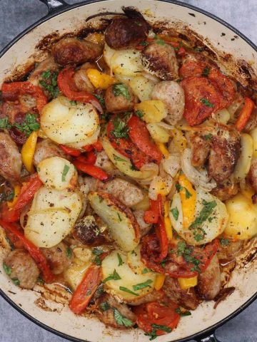 Patate Pomodori Al Forno in larghe round casserole dish